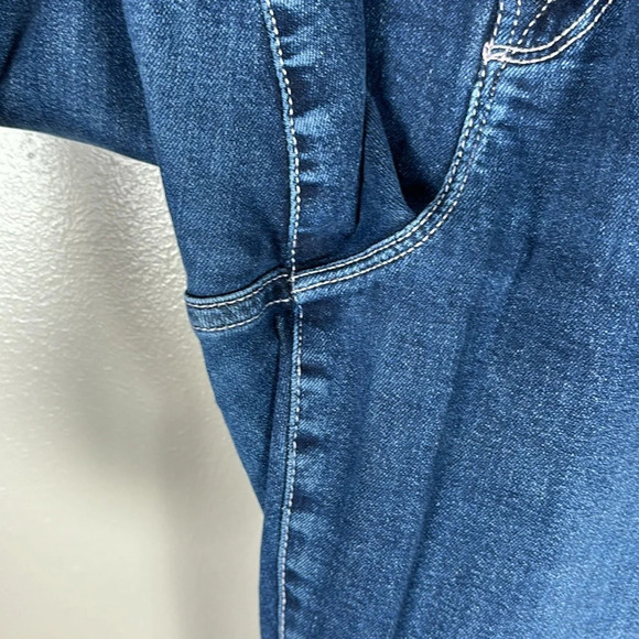 Good American High Rise Dark Wash Jeans - Picture 4 of 7